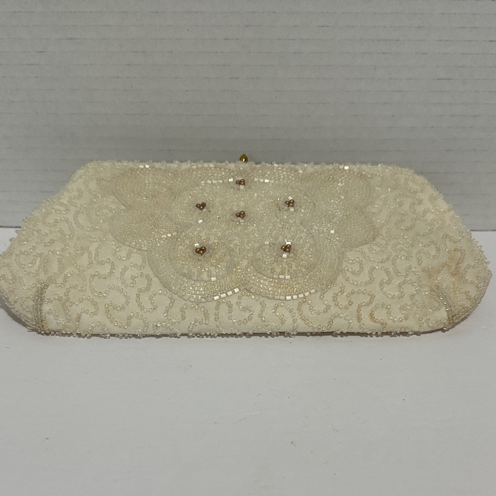 Made in Belgium for Foley’s Beautiful Beaded Cream Clutch with Kiss Clasp